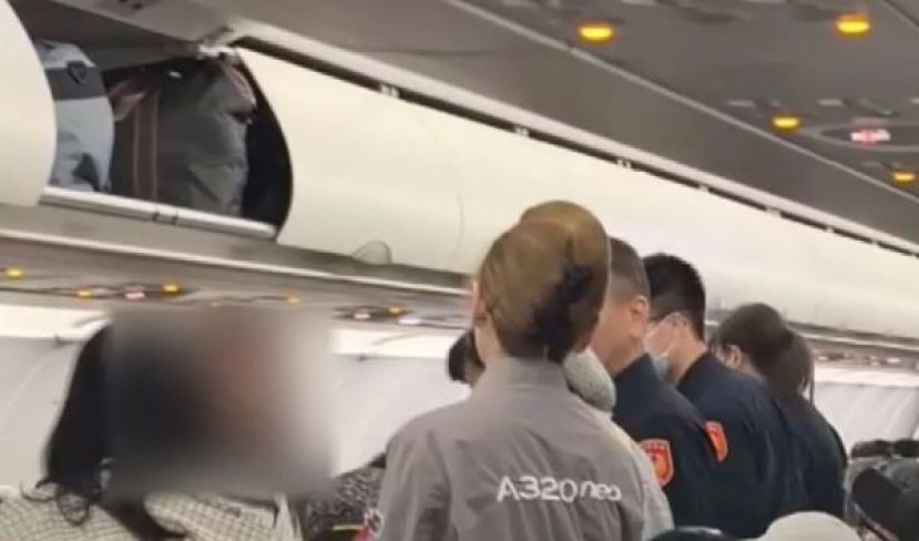 员警将双方带回厘清案情，双方均坚持互相提告伤害罪。