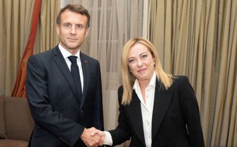 马克龙与梅洛尼会谈。