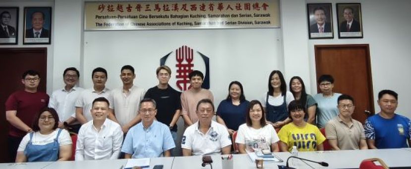 全国华人文化节提灯游行创意比赛筹委会之合影。