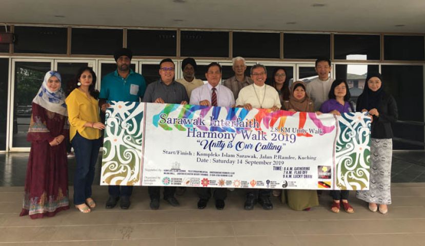 2019年砂拉越宗教和谐步行新闻发布会，前排左5起为筹委会主席伊德安普萨。