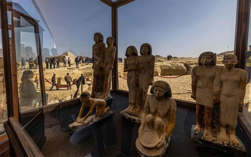 埃及发现4300年前木乃伊 石棺密封完好。