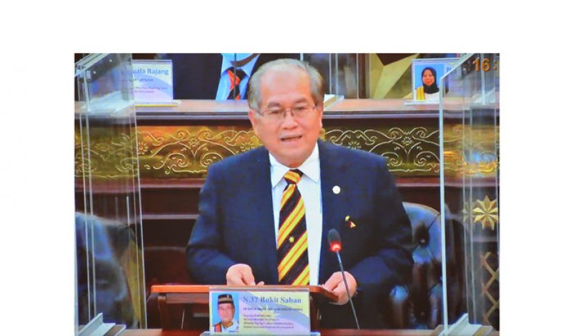 砂副首长拿督阿玛道格拉斯。