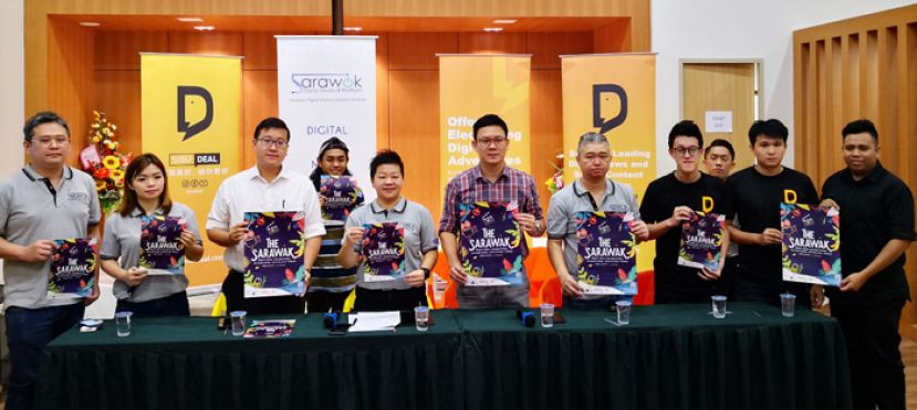 砂拉越数码媒体电子平台公会会长陈洁（左四），诗巫区国会议员林财耀（前左五），副会长郭俐諓（前左五），秘书李尚键（前左一），媒体机构代表刘可杰（前左三）等人一起推展首届砂拉越短视频大赛。