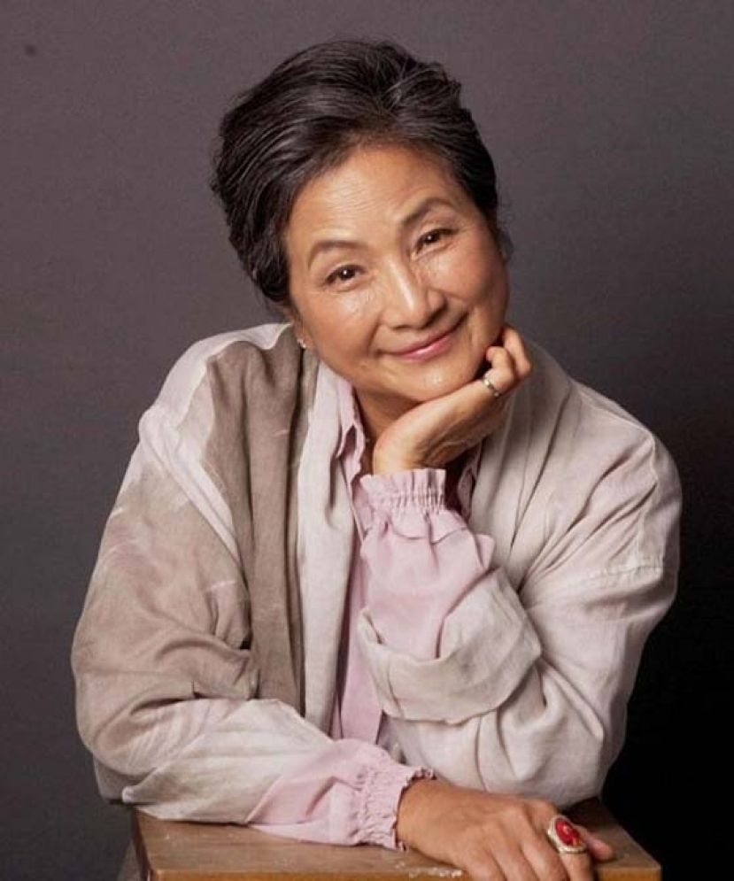 华夫人一路走好，78岁武侠影后郑佩佩去世。