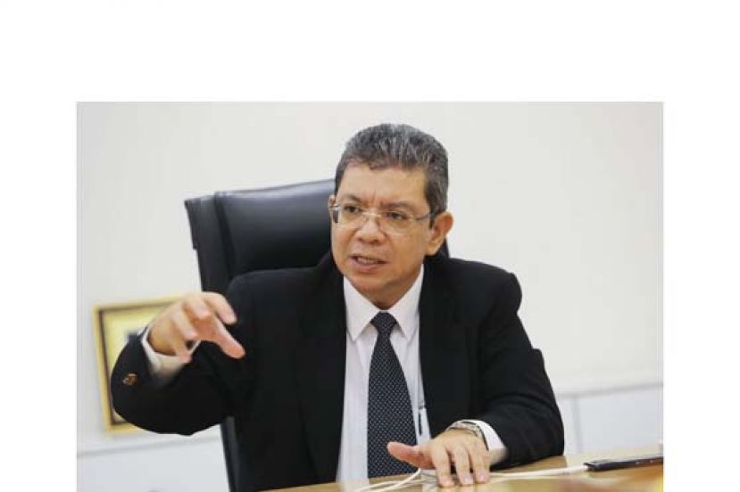 通讯及多媒体部长拿督赛夫丁阿都拉。