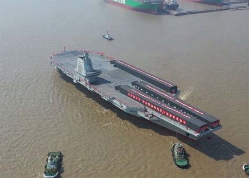 中国迈入三航母时代，福建舰展开系泊试验。