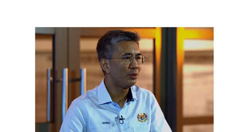 财政部长东姑扎夫鲁。