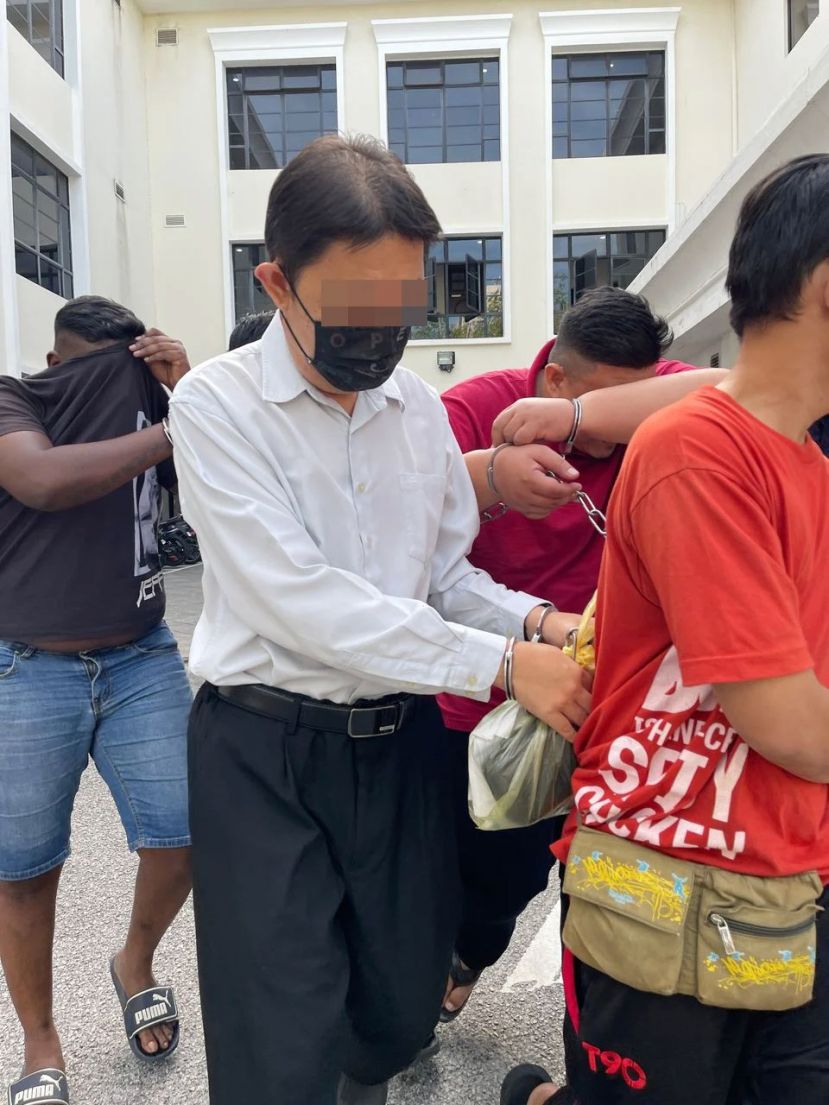 涉及3宗被指骗女病人脱衣跑步男医生 扣留期结束后再次被逮捕