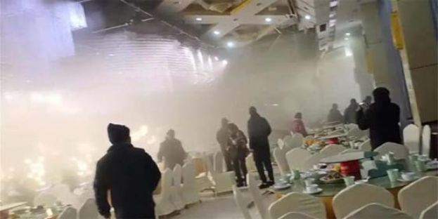 婚宴被搞砸，酒店吊顶坍塌8人受伤。