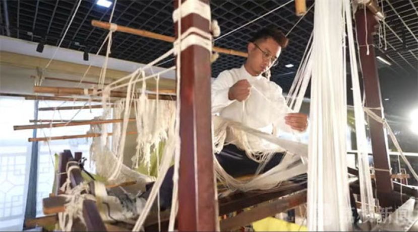 南京云锦：逐花易色　把灿烂云霞织进烟火人间