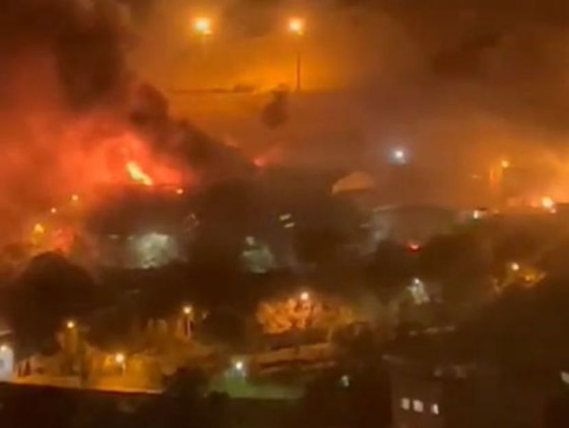 伊朗埃温监狱大火。