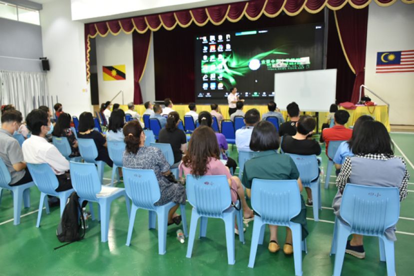 蔡文铎：希望董联会属下学校都能拥有智能校园