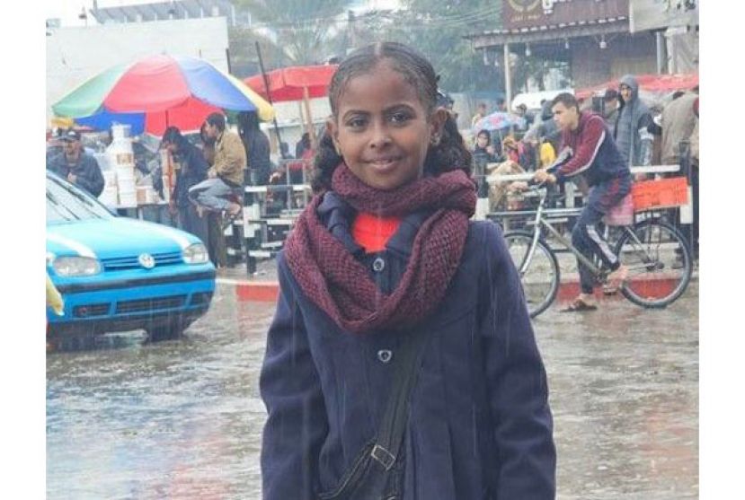 巴勒斯坦籍小女孩名为贾穆斯。