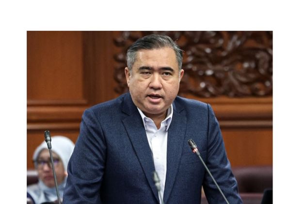 交通部长陆兆福。