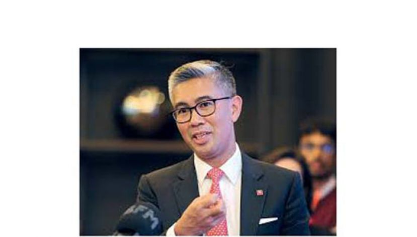 财政部长东姑扎夫鲁。