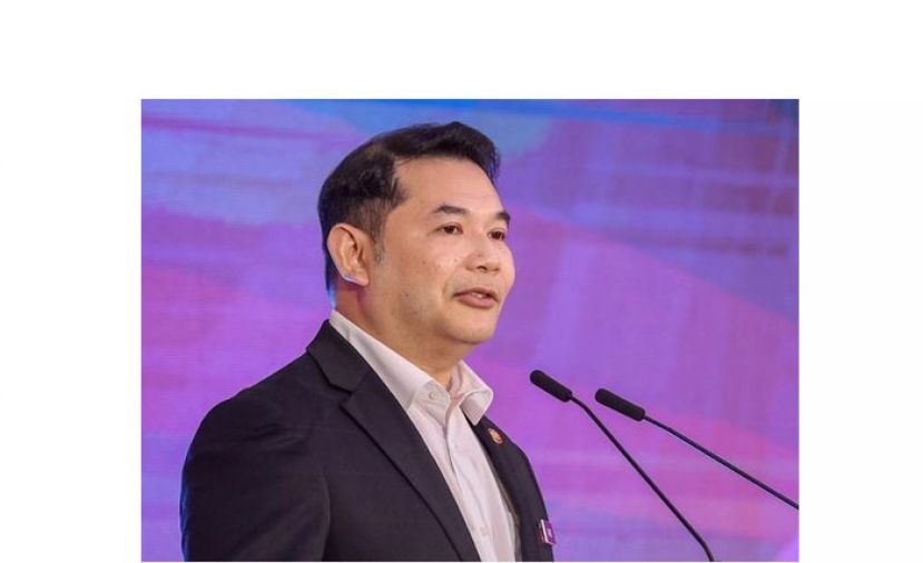 经济部长拉菲兹。