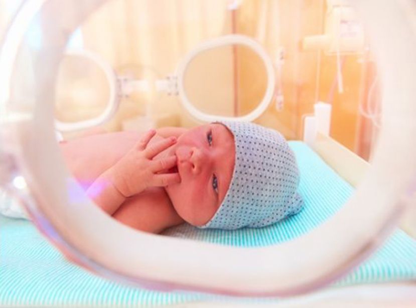 一出生就忘记呼吸 这手术助保下一命