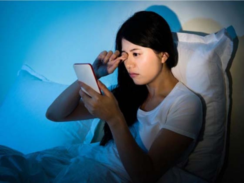 没日没夜一天追剧50集　OL罹患飞蚊症