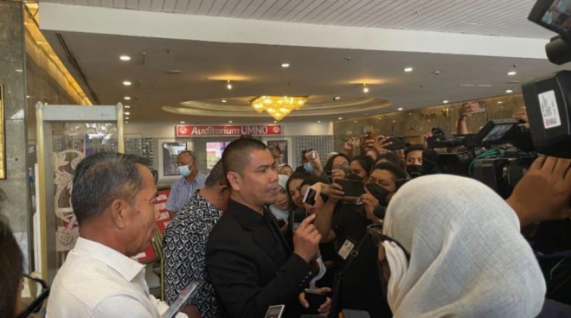 @ 嘉玛在出席区部主席特别会议后，对媒体发表谈话。