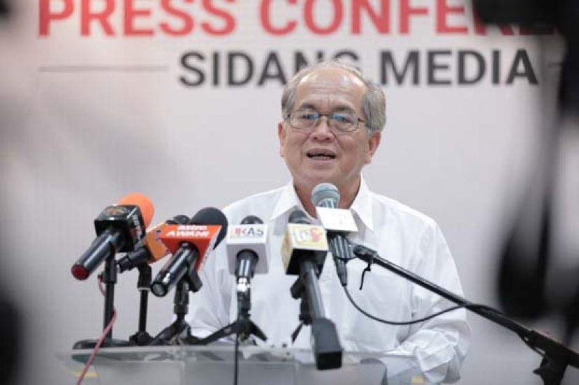 砂拉越副首长兼拿督阿玛道格拉斯。