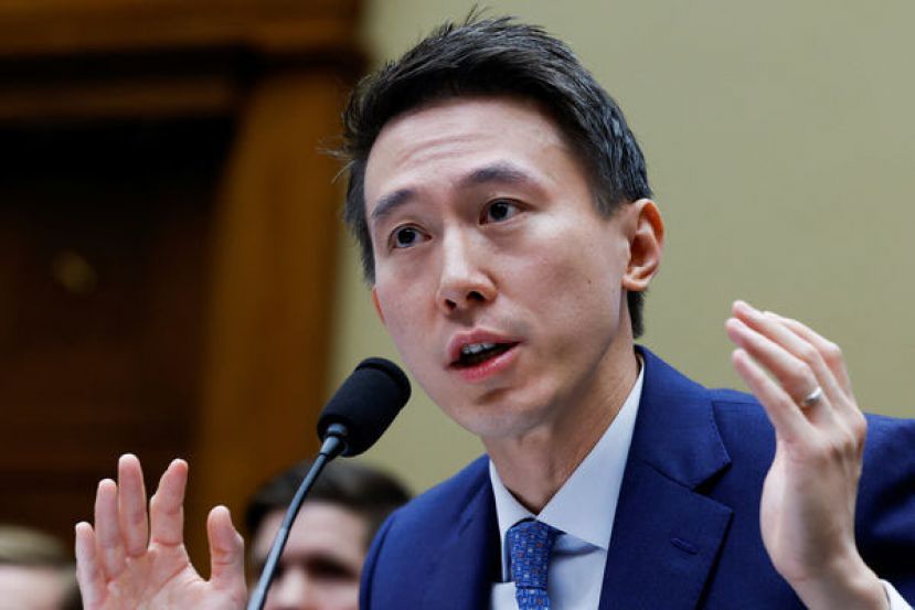 TikTok执行长周受资23日罕见露面，出席一场美国国会听证会，针对TikTok资安风险等各项争议接受议员提问。