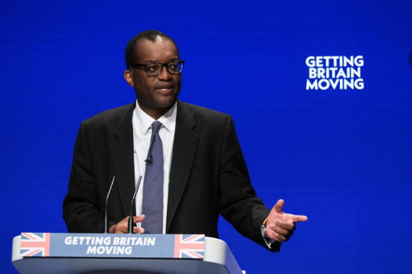 英国财政大臣夸腾上任仅37天就下台。