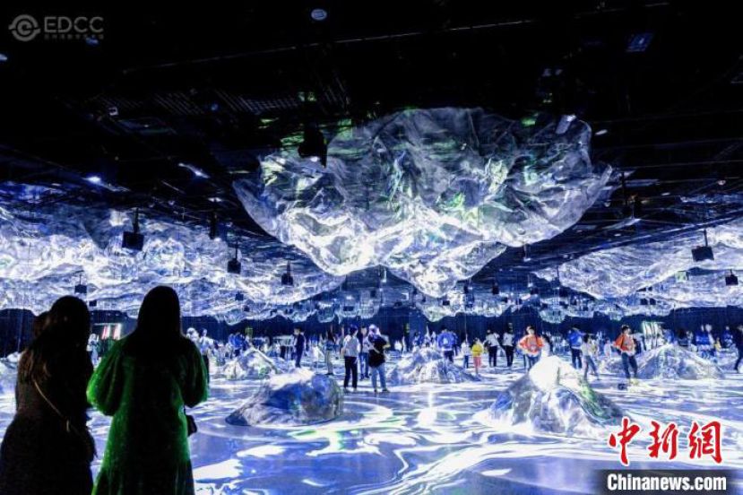 苏州湾数字艺术馆《画游千里江山──故宫沉浸艺术展》展览。