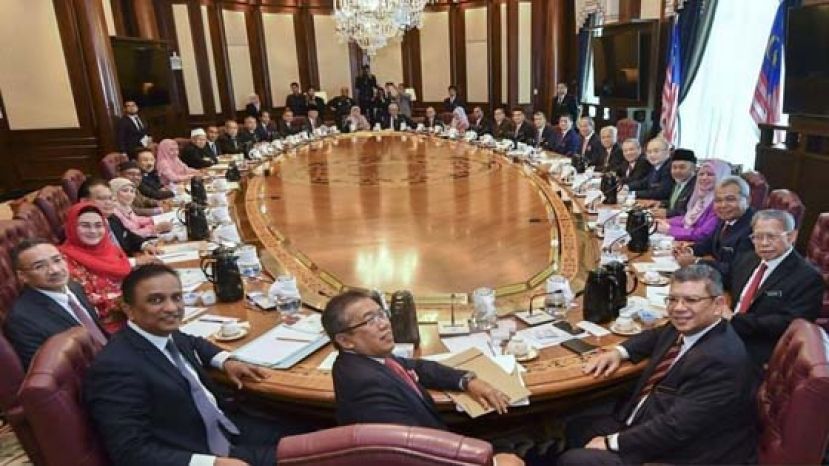 首相、正副部长2个月没发薪了!