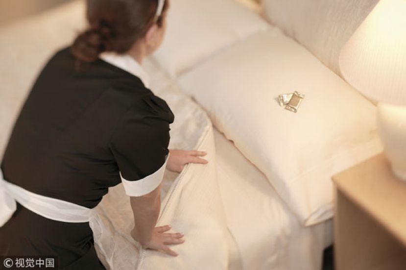 皮肤科医师提醒，外出入住酒店应该多注意，避免使用客房内部分物品。