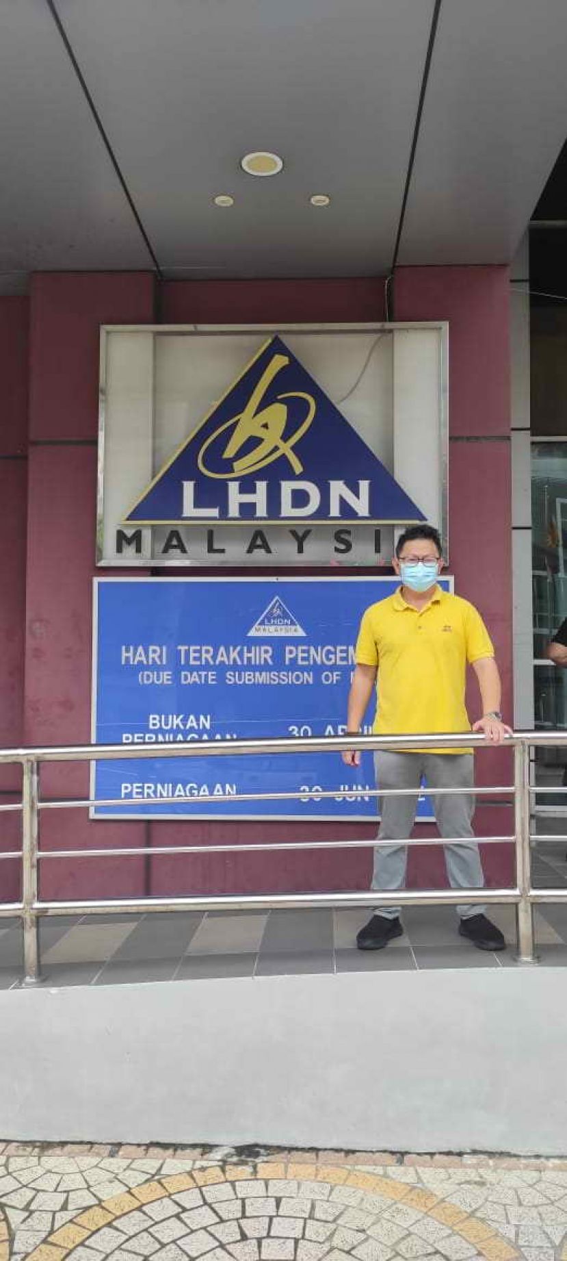 砂人联党古晋支部青年团团长郑志国。