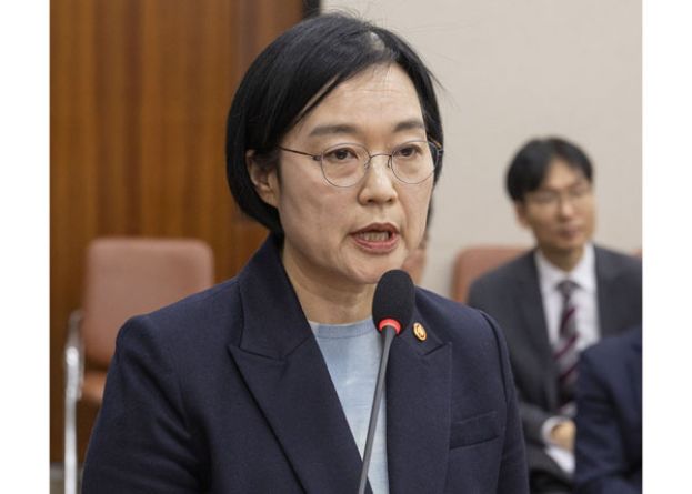 韩国总统李在明提名现任中小企业新创部长韩圣淑，接棒金民锡成为新任国务总理。