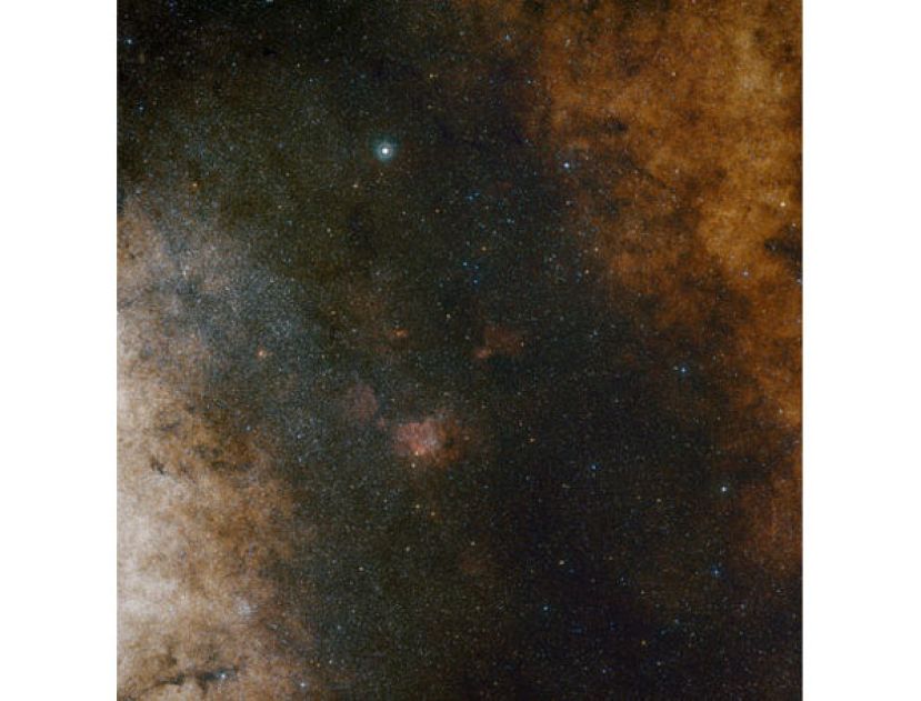 恒星S301正以每秒2.5万公里的速度绕行超大质量黑洞&ldquo;人马座A*&rdquo;。