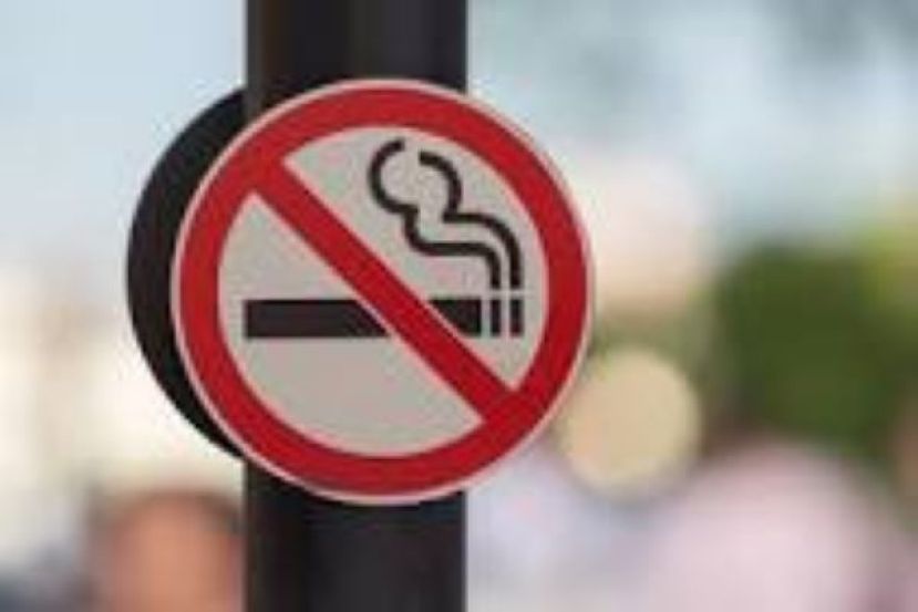 英议会通过法案，2008年后出生者终身不得购烟。