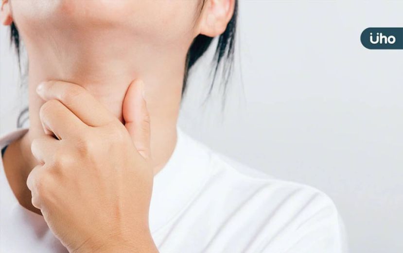 语言治疗师教超简单1招　30秒吞口水测吞咽困难