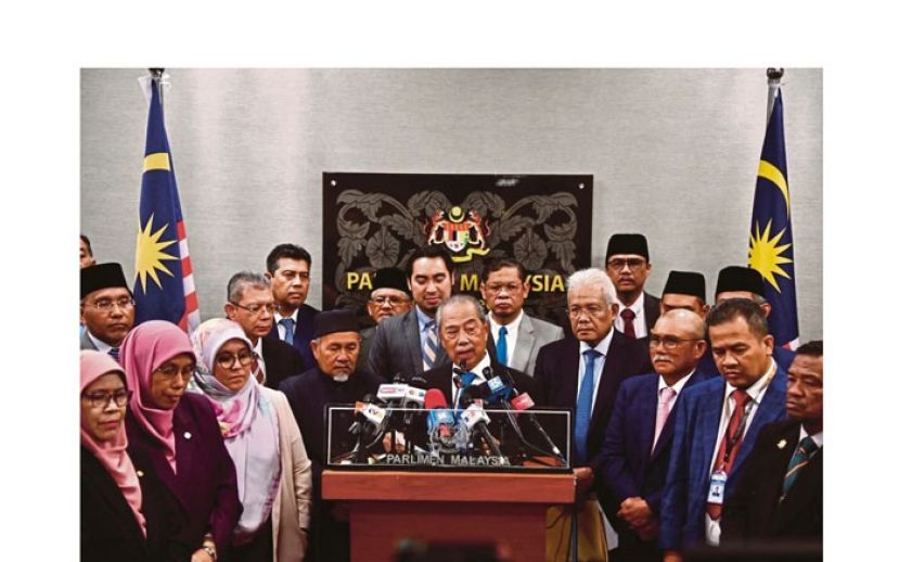 慕尤丁率领土团领袖召开新闻发布会。