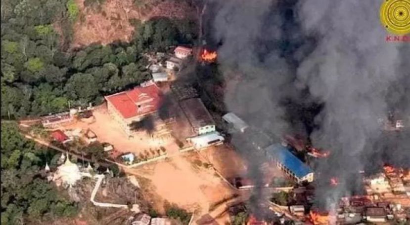 南奈因村的寺院、房屋被烧毁。