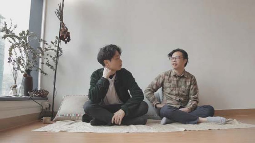 YouTube频道&ldquo;怀疑人生就去散步&rdquo;由摄影师曾梓洋（左）和城市研究学者黄宇轩于去年创立。