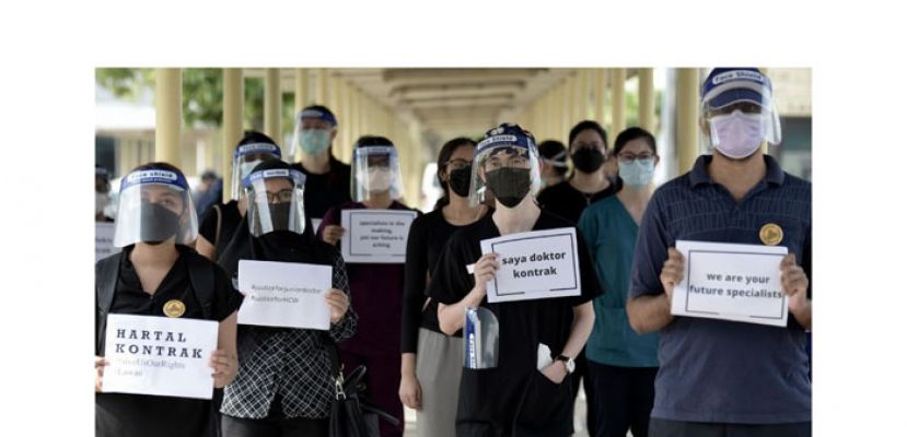 警半夜向参与罢工医生录供