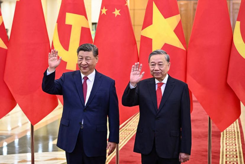 ●习近平会晤越共总书记苏林。