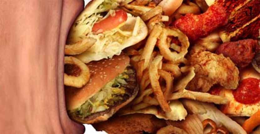 大胃王小心！ 狂饮暴食后食道破裂险死