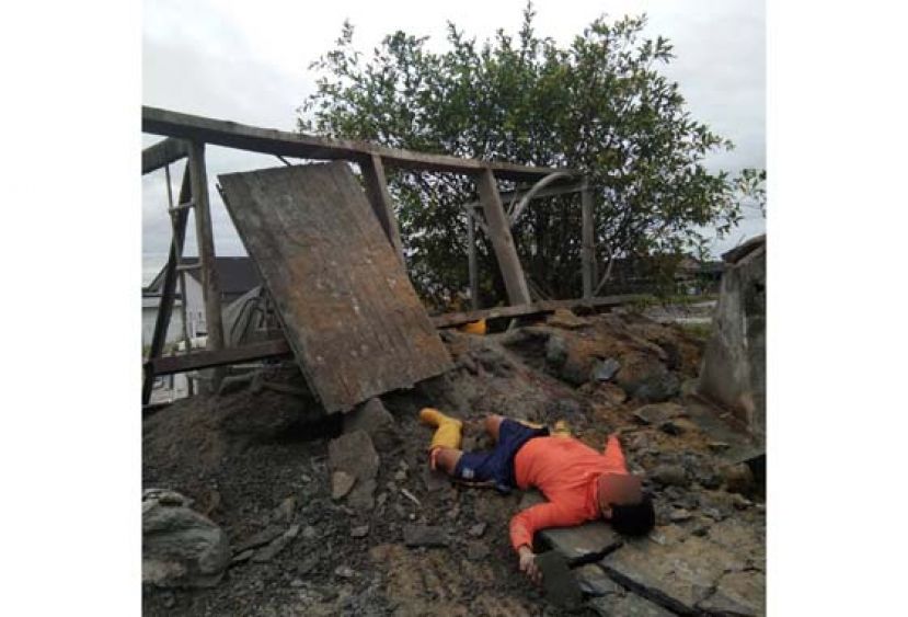 55岁的印尼客工在诗巫一建筑工地发生意外，客死异乡。