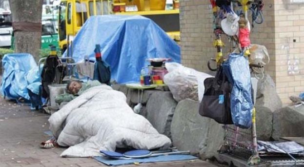 政府补助不够用，日本7旬老人惨遭饿死。