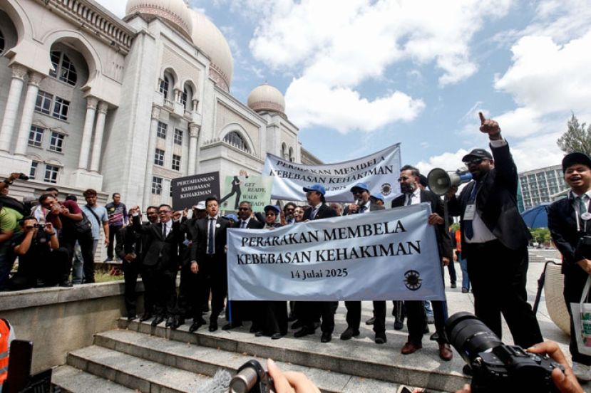 大马律师公会&ldquo;捍卫司法独立&rdquo;行从司法宫出发。