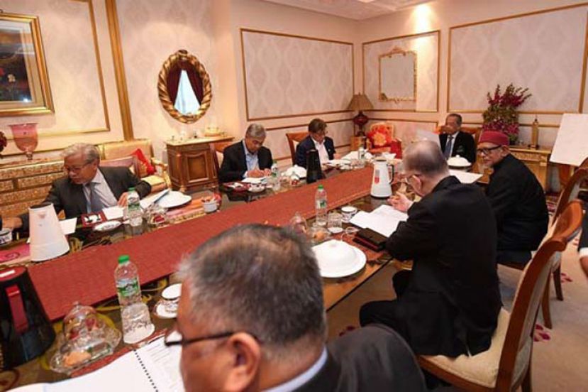 詹玛欣（左）出席国盟盟党交流会议。