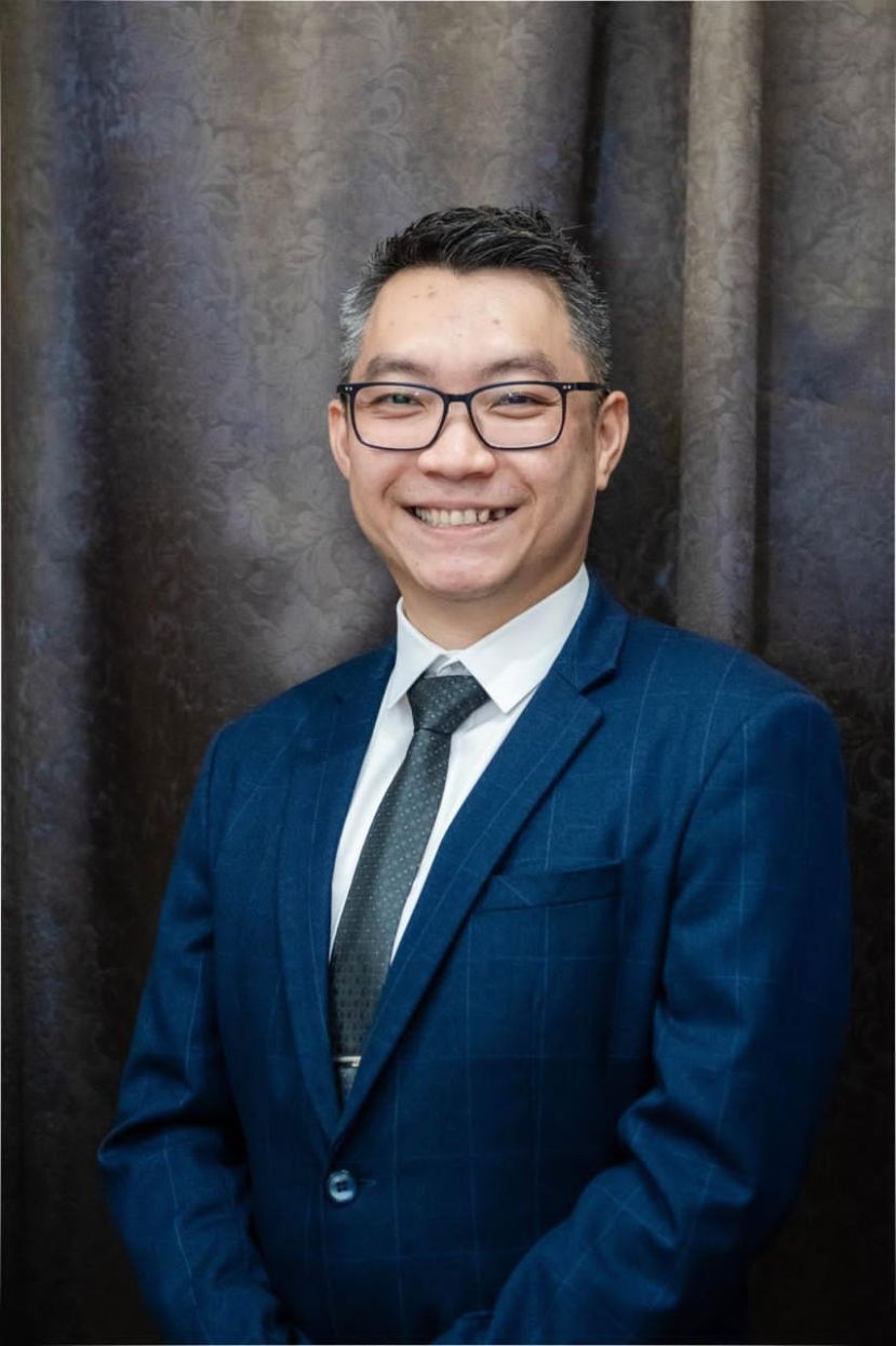 劉儱語市议员。