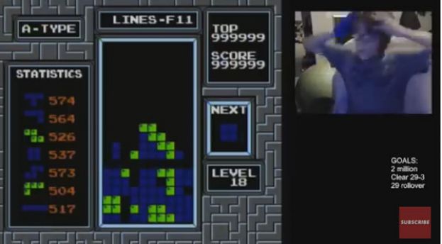 美13岁少年击败俄罗斯方块，高喊&ldquo;我的老天！&rdquo;。