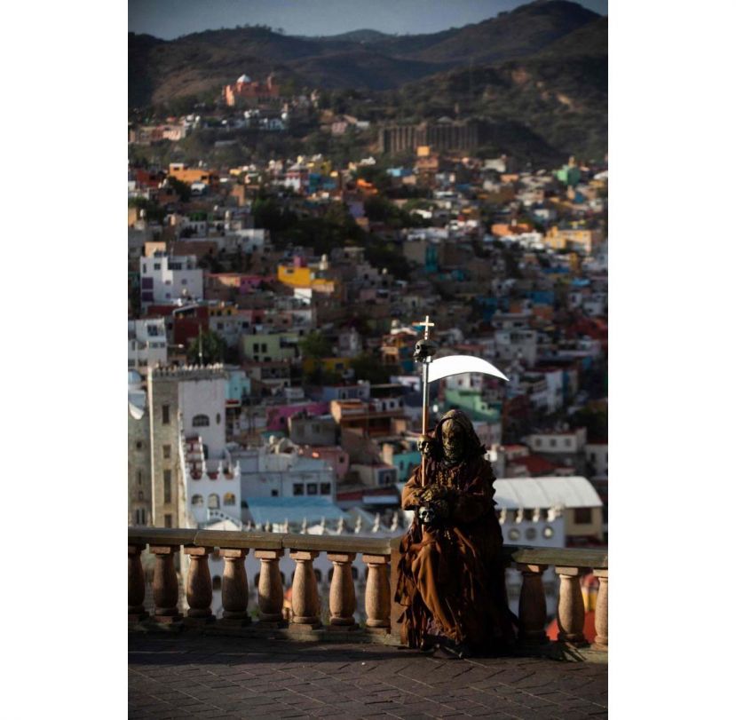 48度高温下徒步走，美国父子几小时后死亡。