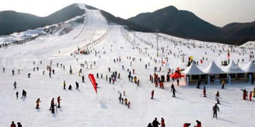 中国冰雪经济升温，2025年规模料达6489亿。