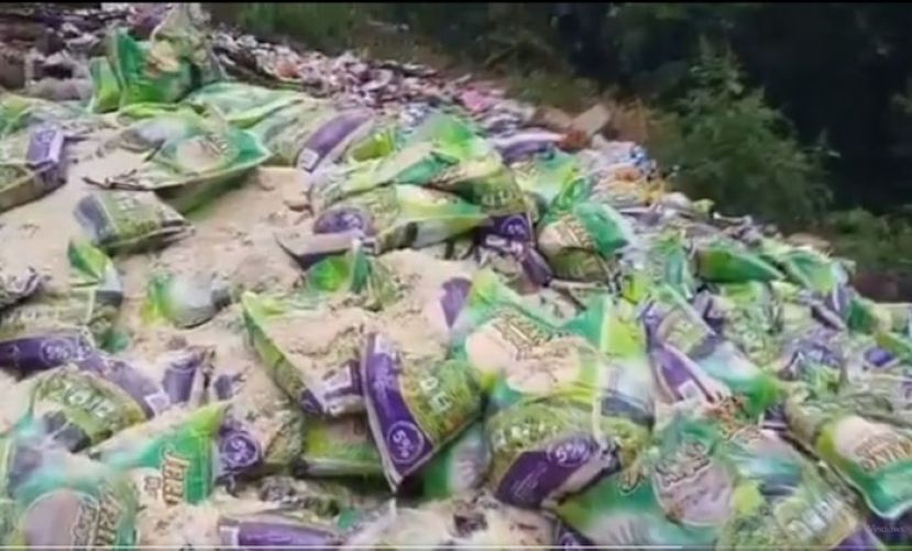 大批白米粮食丢弃垃圾场　前副部长公开道歉负全责