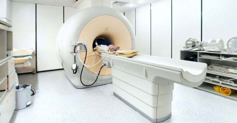 女子在医院做MRI，竟被&ldquo;遗忘&rdquo;在舱内3小时。